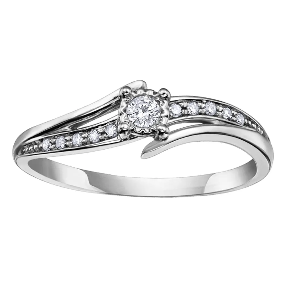 Diamond Ring with Curve Detailing