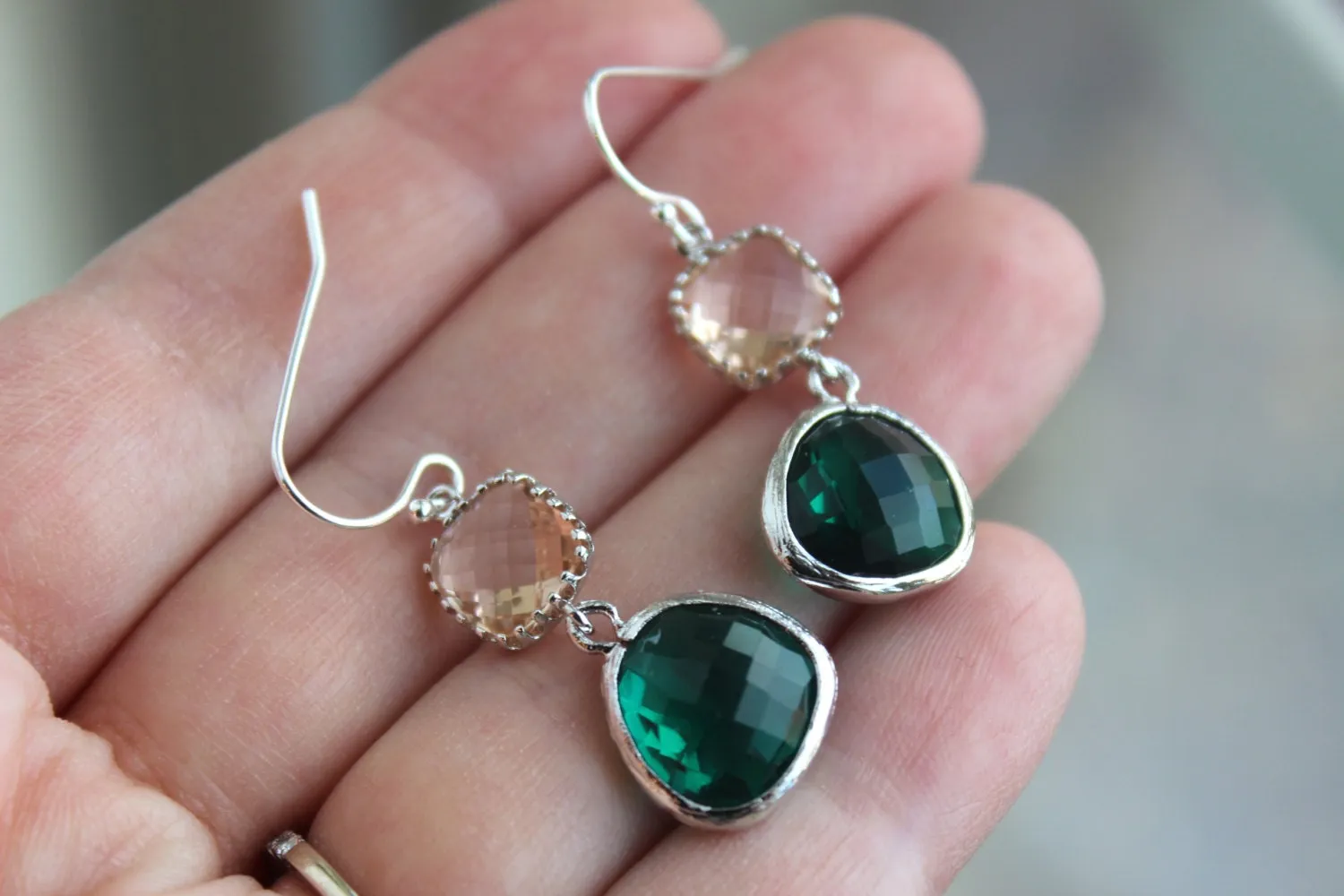 Emerald Green Champagne Blush Earrings Peach Pink Jewelry - Sterling Silver Earwires - Bridesmaid Earrings - Bridal Earrings