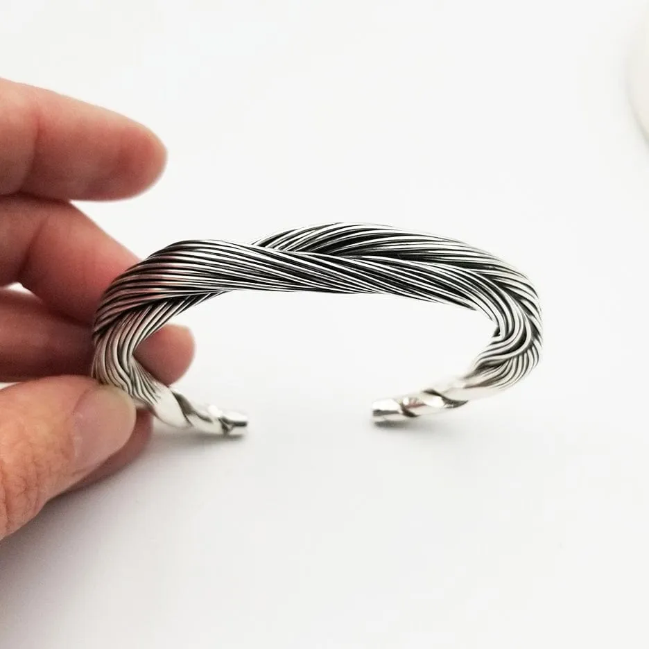 MULTI WIRE TWISTED CUFF