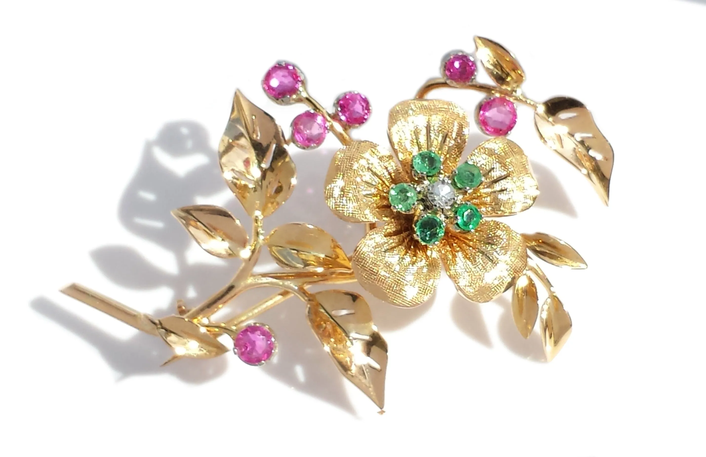 Retro Emerald Burmese Pink Sapphire & Diamond 18k Yellow Gold Flower Brooch