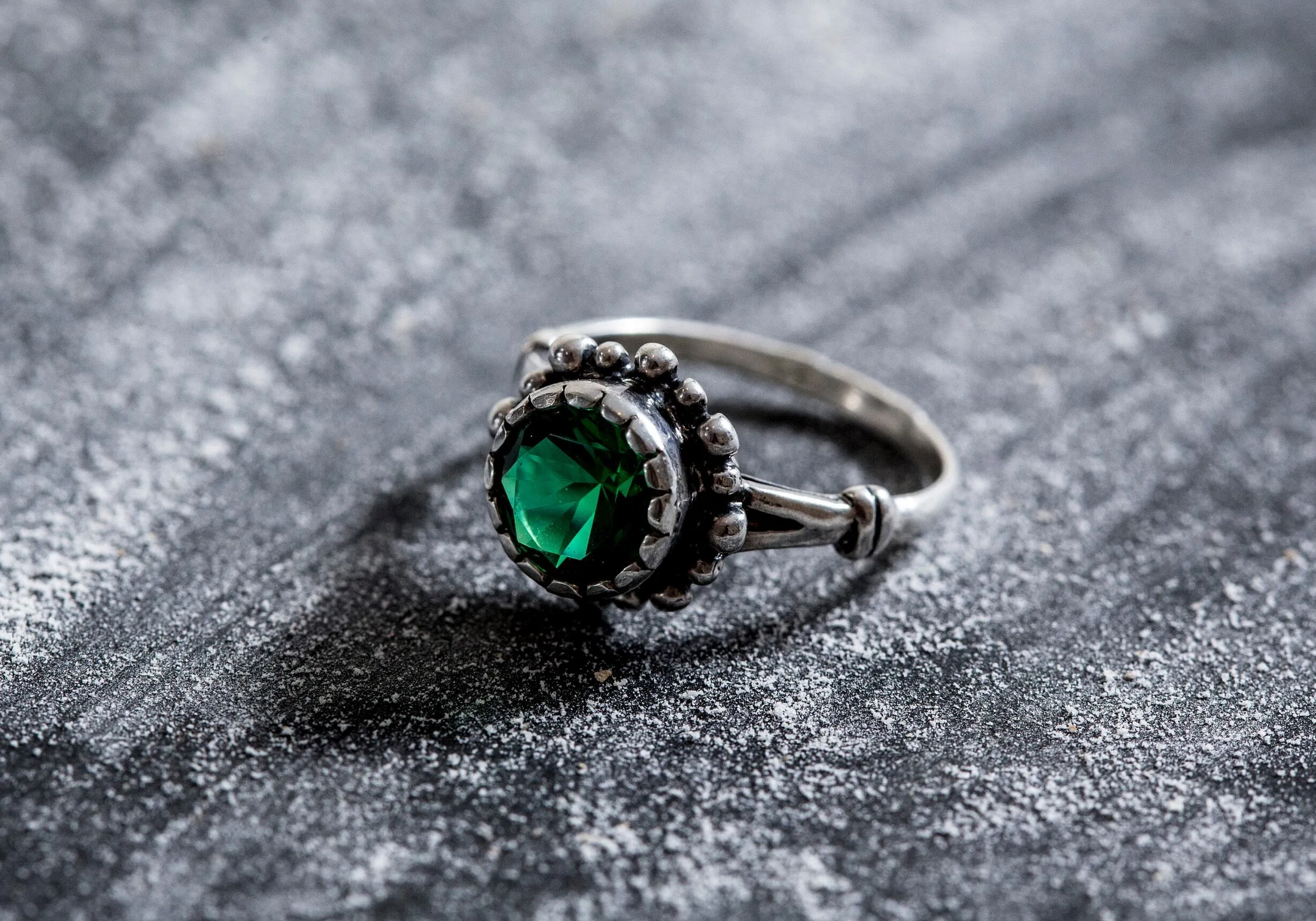 Round Emerald Ring - Vintage Emerald Ring - Green Vintage Ring