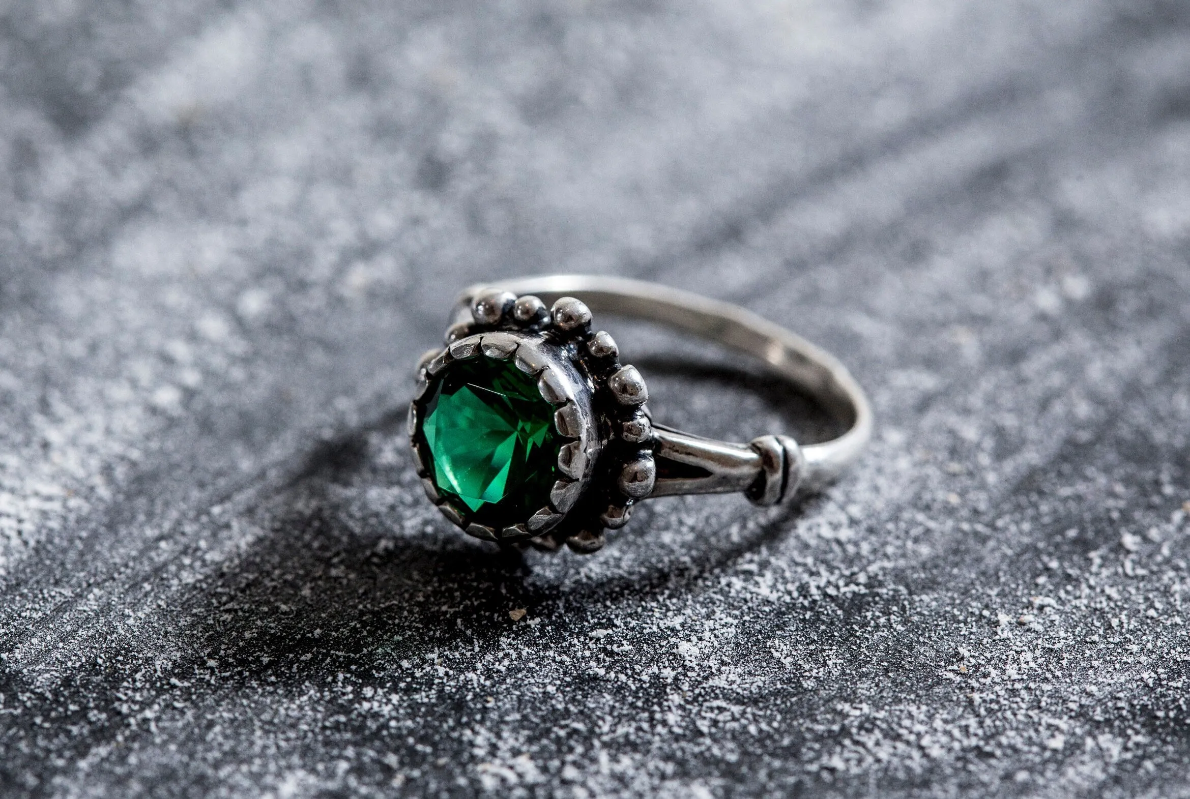 Round Emerald Ring - Vintage Emerald Ring - Green Vintage Ring