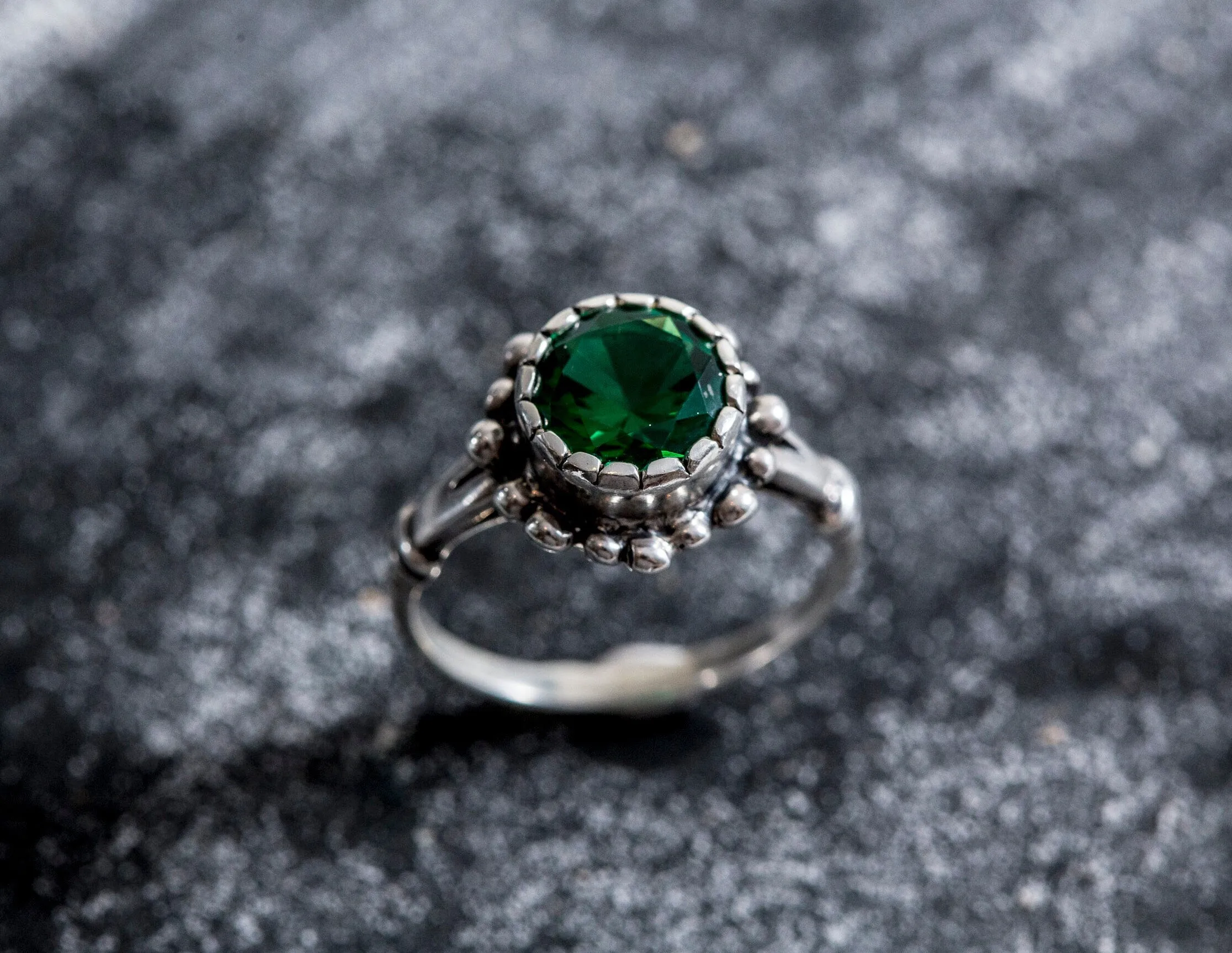 Round Emerald Ring - Vintage Emerald Ring - Green Vintage Ring