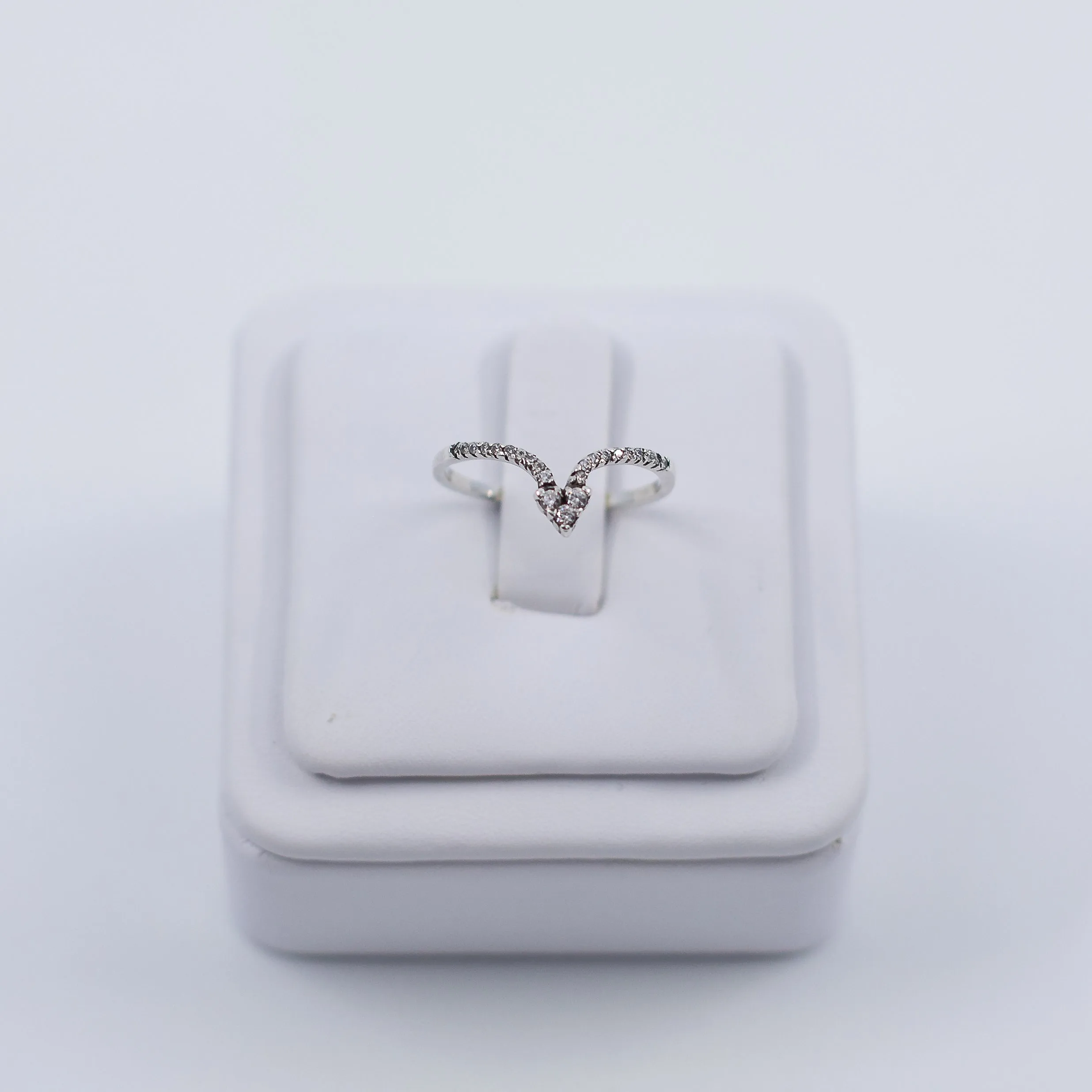 Simple heart ring