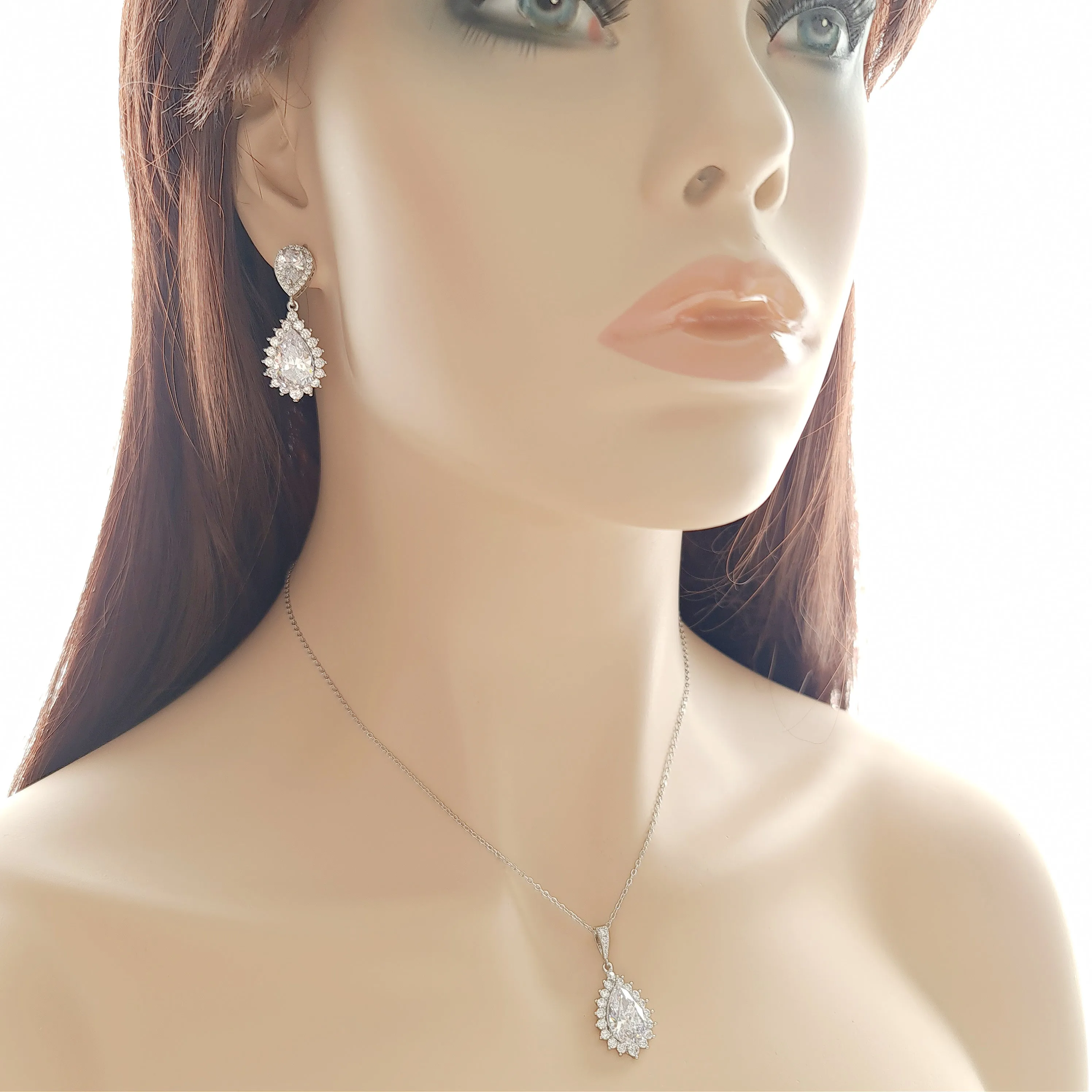 Simple Pear Shaped Drop Necklace-Raya