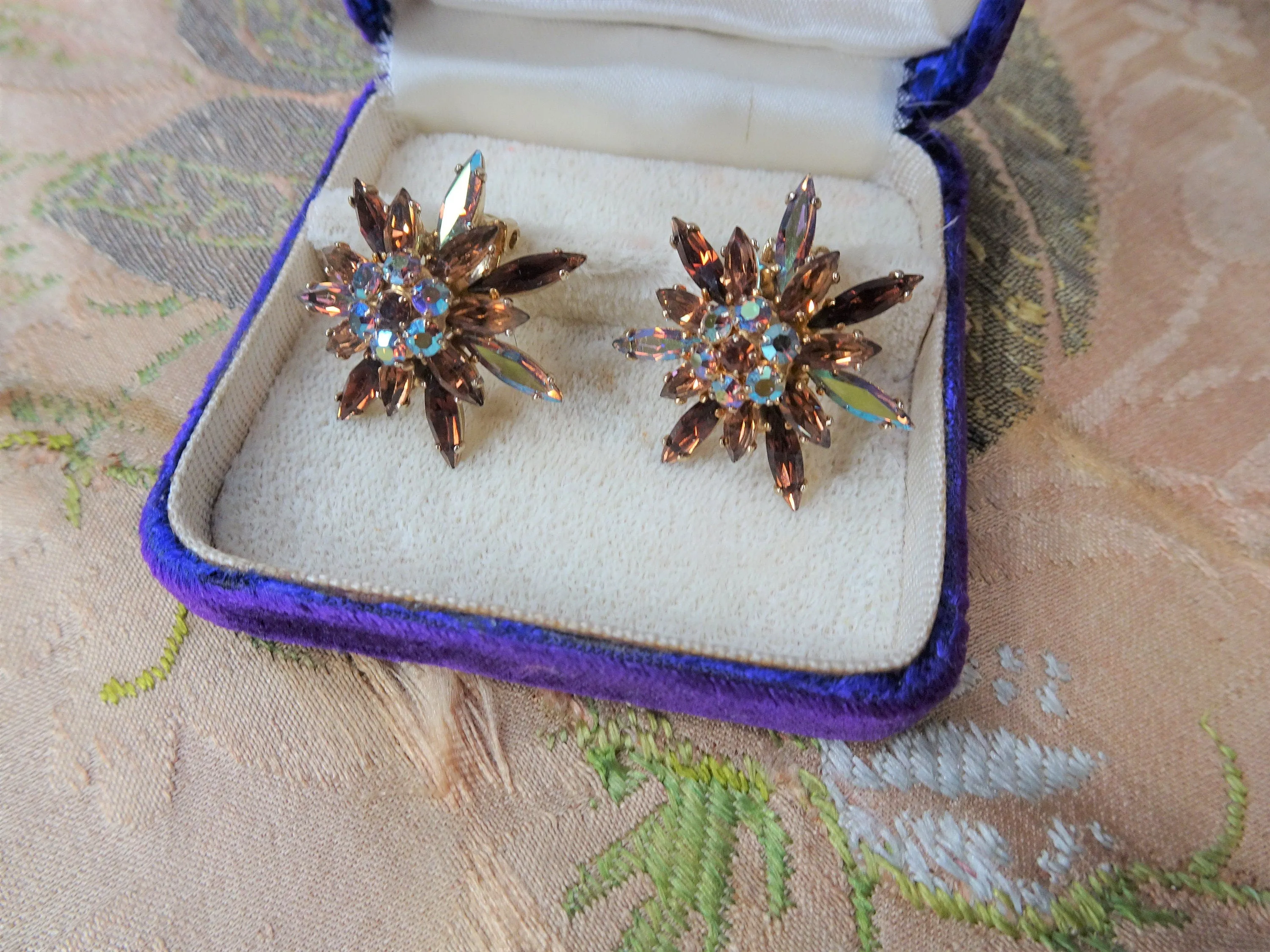 SPARKLING Sherman Signed Vintage 50s Glass Earrings,GLITTERING Topaz Aurora Borealis,Rhinestone Star Burst Clip Ons,Collectible  Jewelry