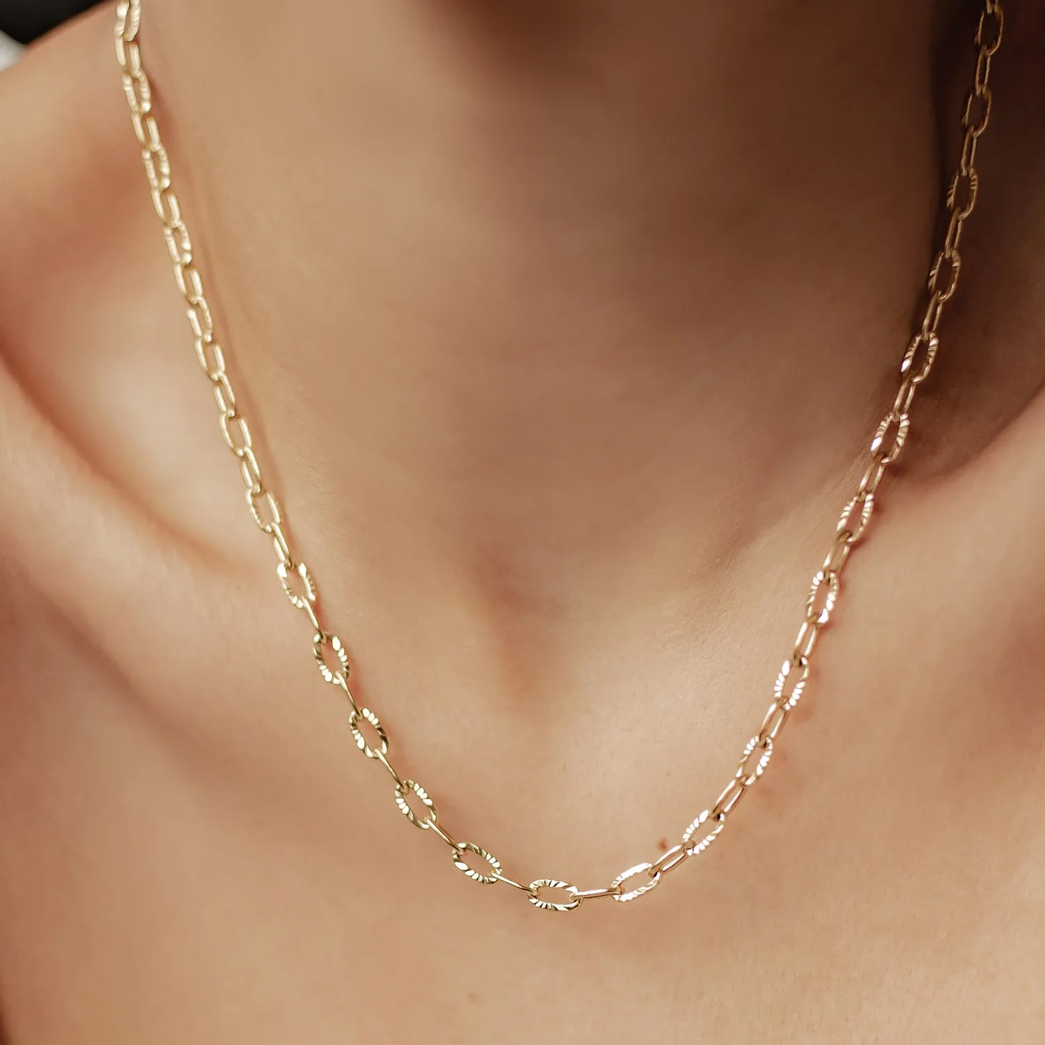 Textured Link Chain Necklace Gold