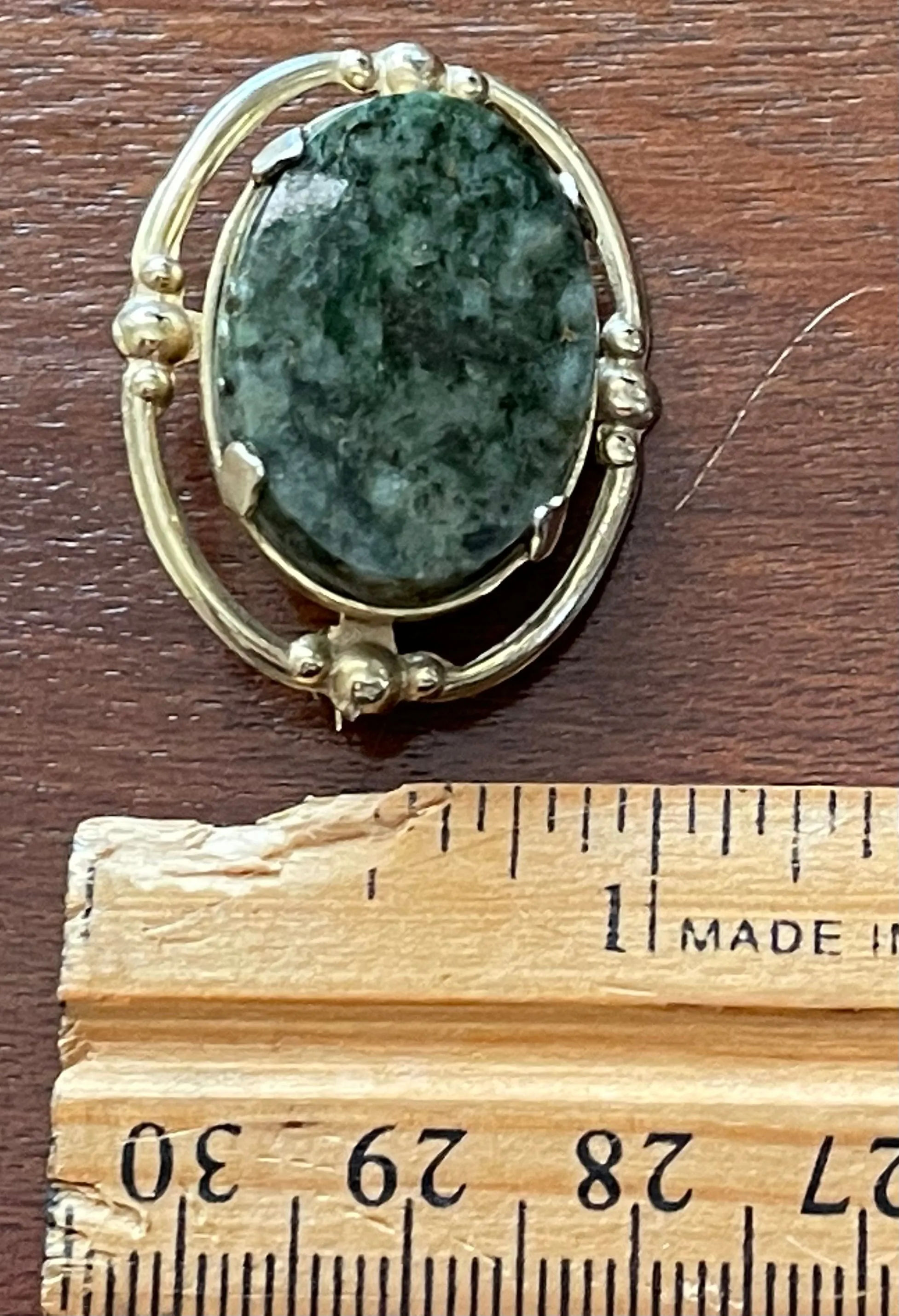 Vintage Gold Tone Metal Oval Jade Stone Brooch Pin