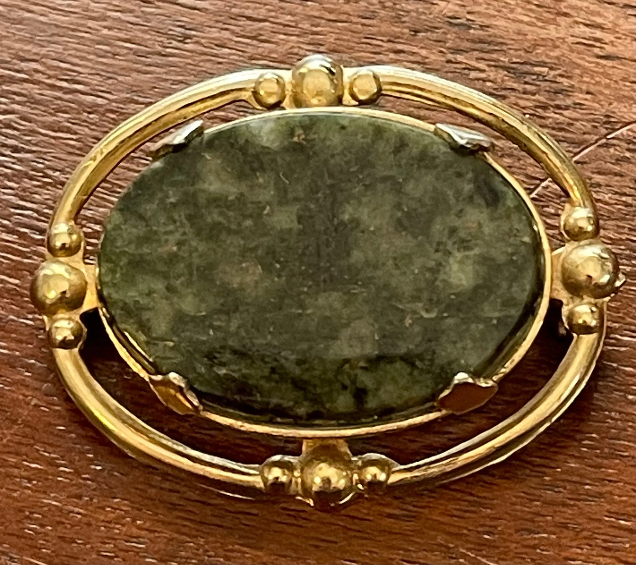 Vintage Gold Tone Metal Oval Jade Stone Brooch Pin